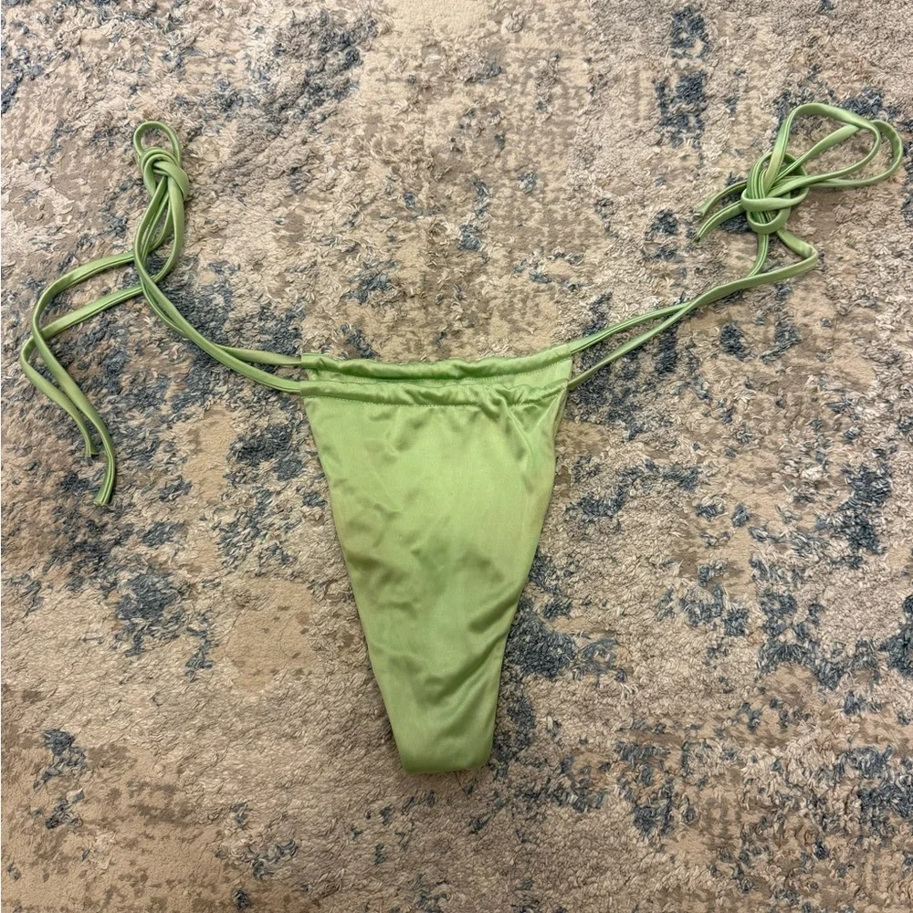 Frankie’s Bikinis Tia String Bottom